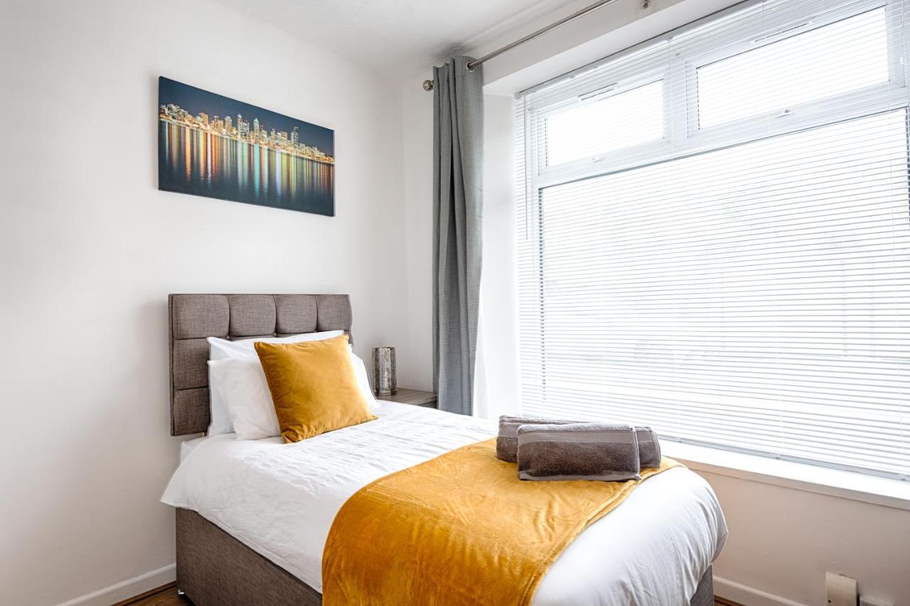 Free Parking, Spacious Rooms, Smart Tv'S All Rooms Swansea Exterior photo