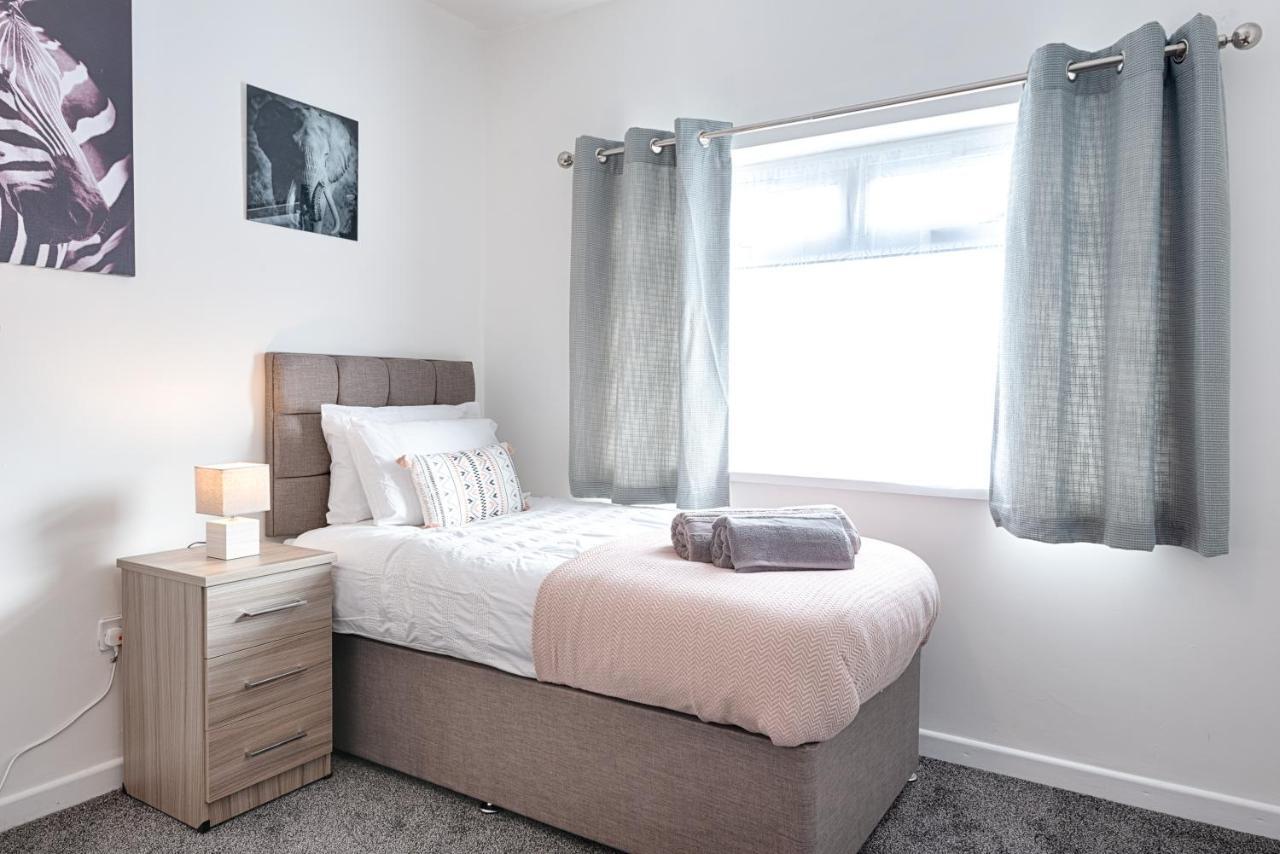 Free Parking, Spacious Rooms, Smart Tv'S All Rooms Swansea Exterior photo