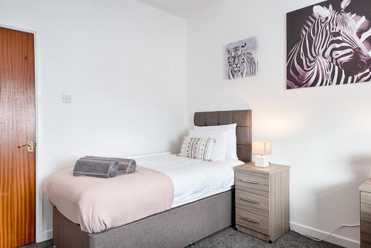 Free Parking, Spacious Rooms, Smart Tv'S All Rooms Swansea Exterior photo